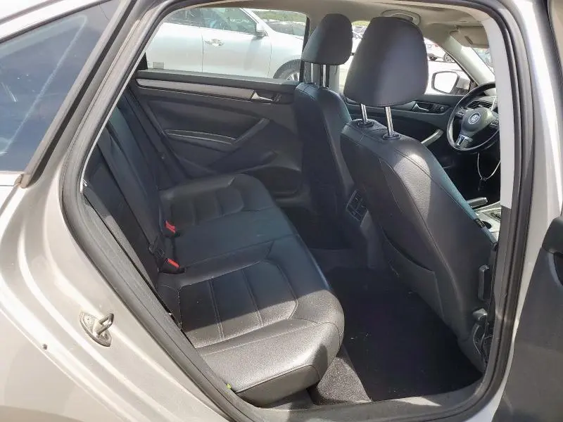 2014 VOLKSWAGEN PASSAT SE  