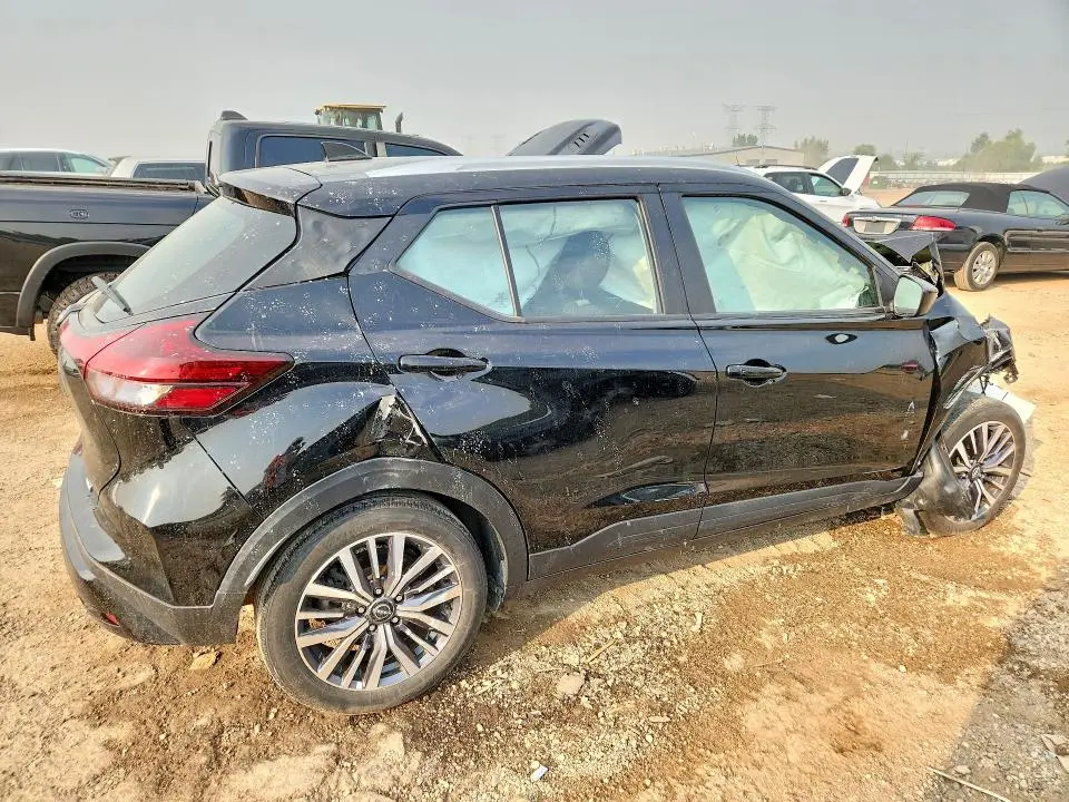 2022 NISSAN KICKS SV  