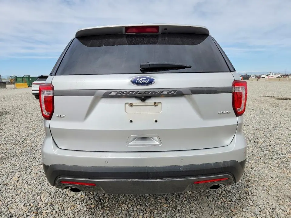 2017 FORD EXPLORER XLT  