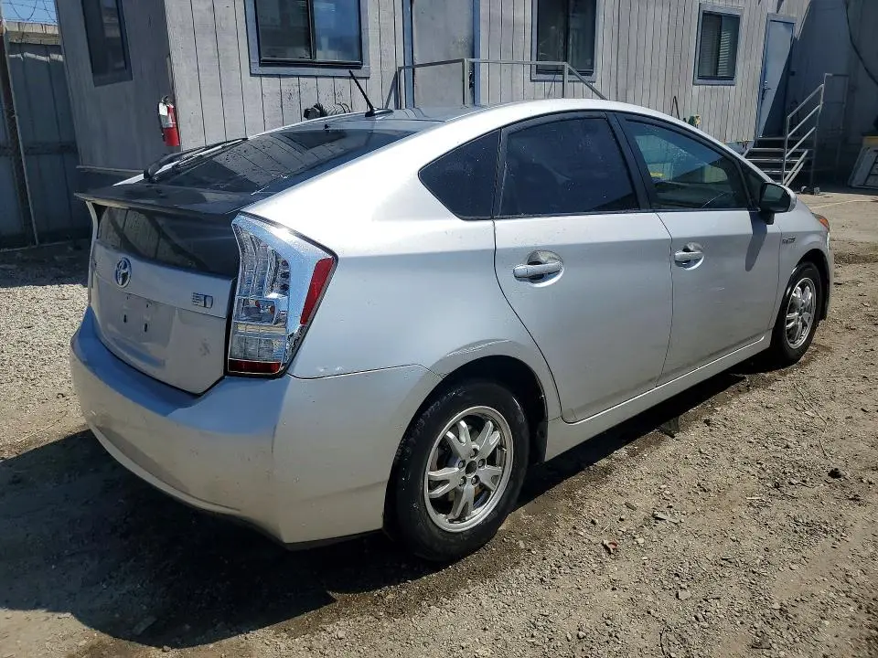 2011 TOYOTA PRIUS THREE  