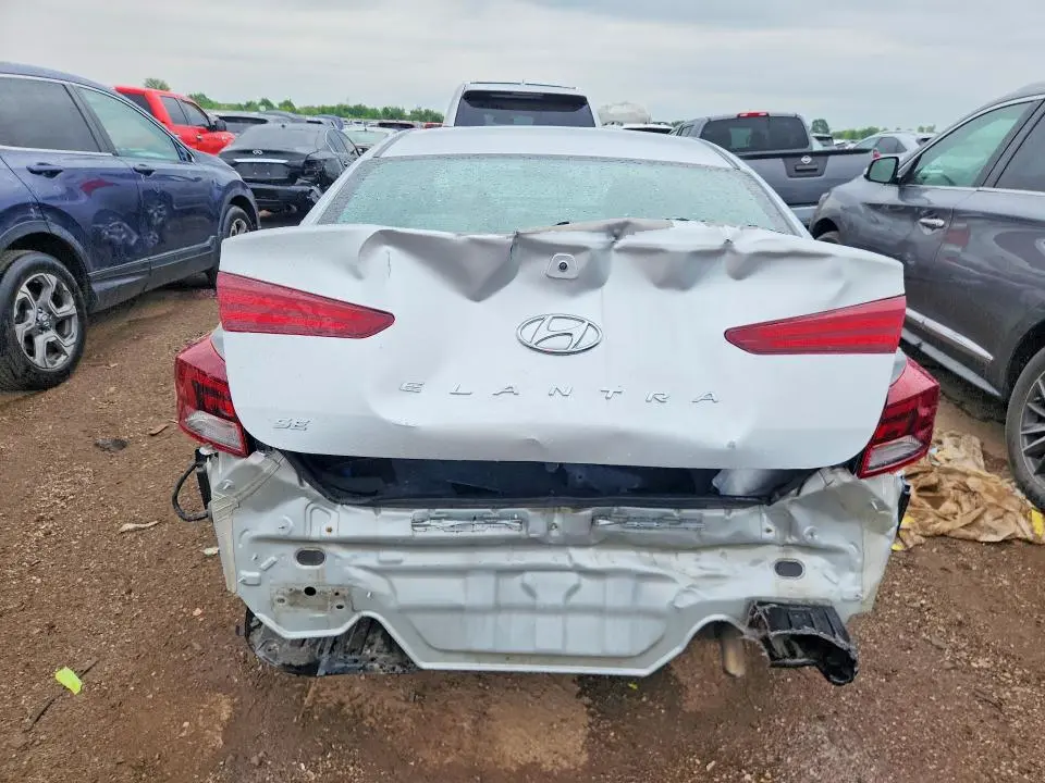 2019 HYUNDAI ELANTRA SE  