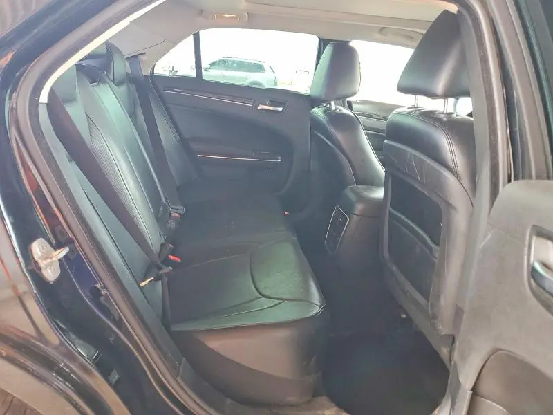 2016 CHRYSLER 300C   