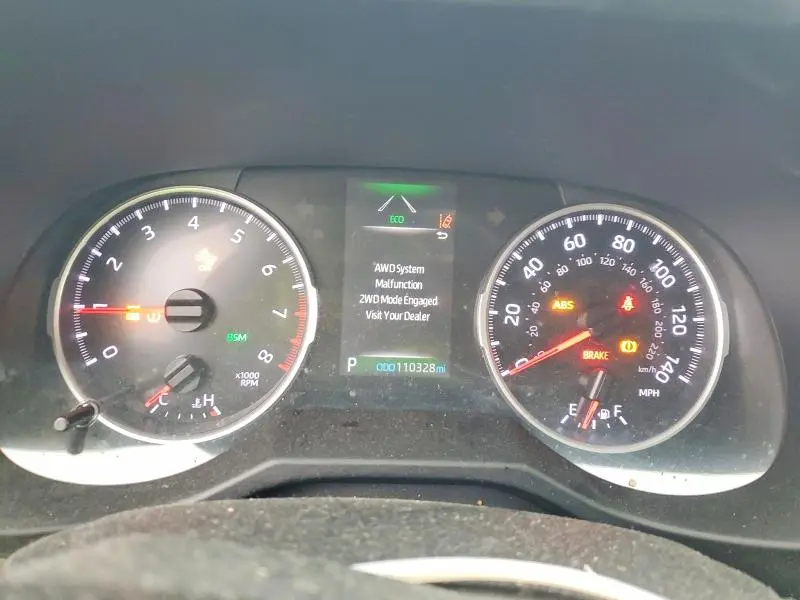 2021 TOYOTA RAV4 XLE  