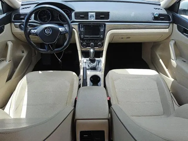2016 VOLKSWAGEN PASSAT SE