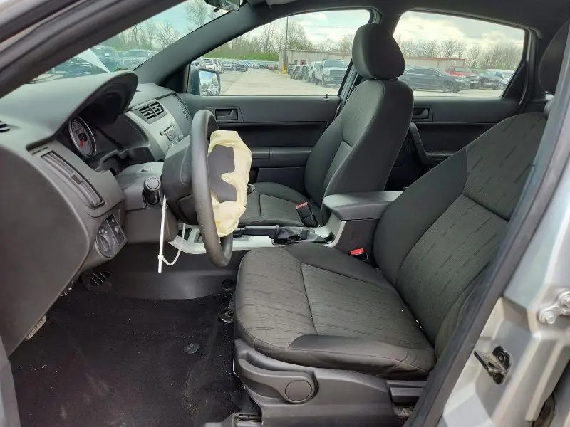 2010 FORD FOCUS SE  