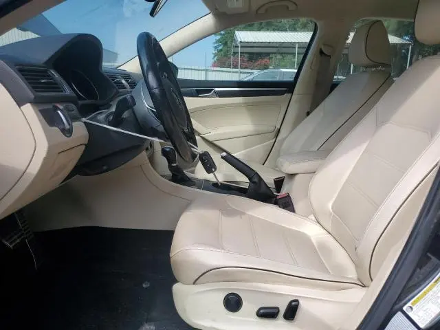 2017 VOLKSWAGEN PASSAT R-LINE