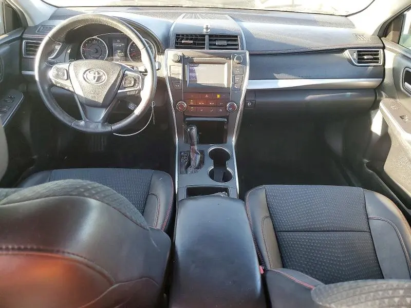 2015 TOYOTA CAMRY SE  