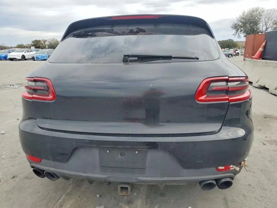 2016 PORSCHE MACAN S  
