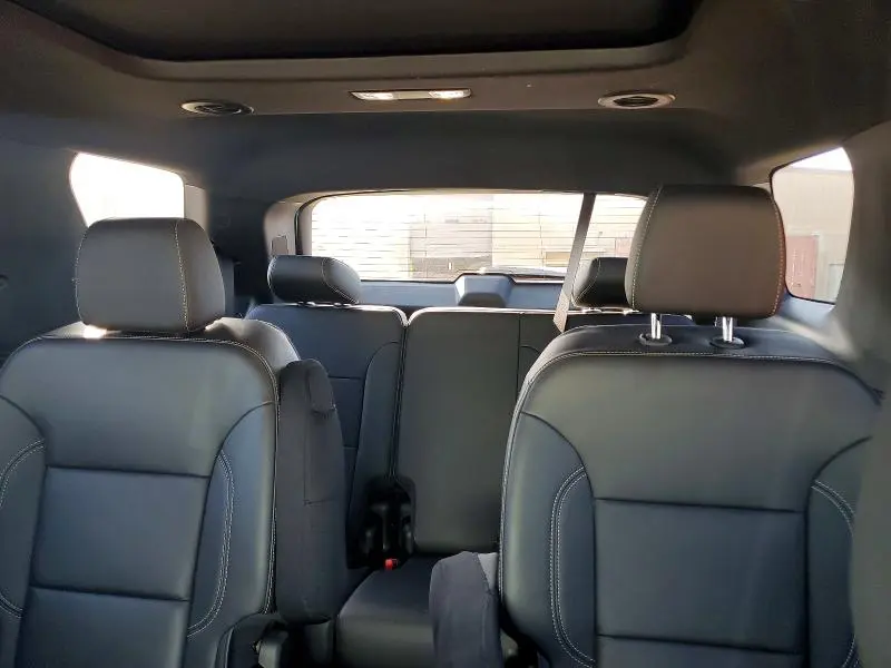 2023 CHEVROLET TRAVERSE LT  