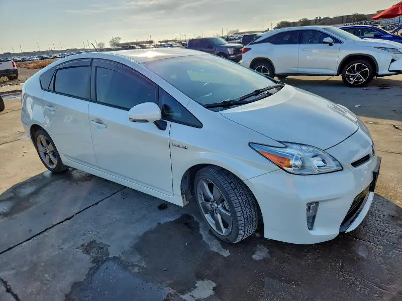 2015 TOYOTA PRIUS   