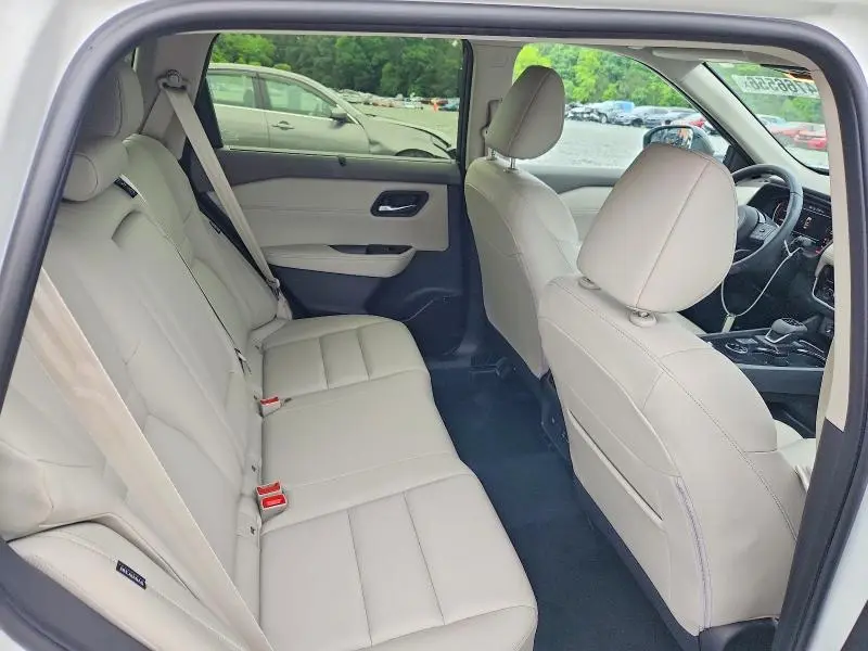 2024 NISSAN ROGUE SL  