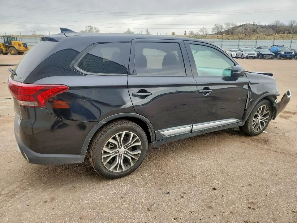 2018 MITSUBISHI OUTLANDER SE  