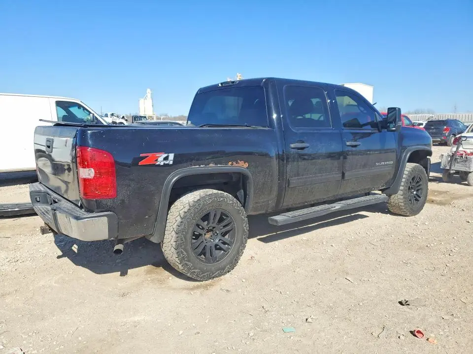 2011 CHEVROLET SILVERADO K1500 LT  