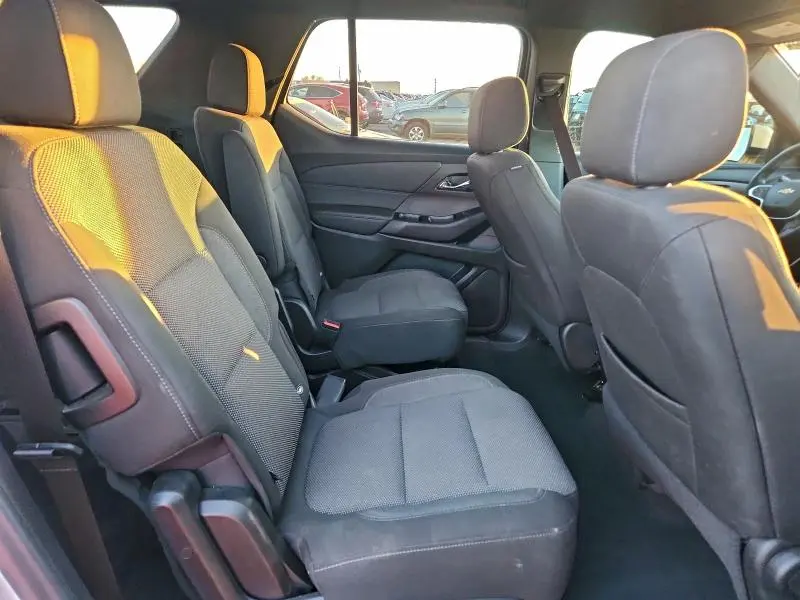 2023 CHEVROLET TRAVERSE LT  