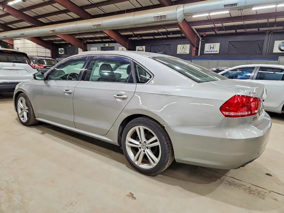 2014 VOLKSWAGEN PASSAT SE  