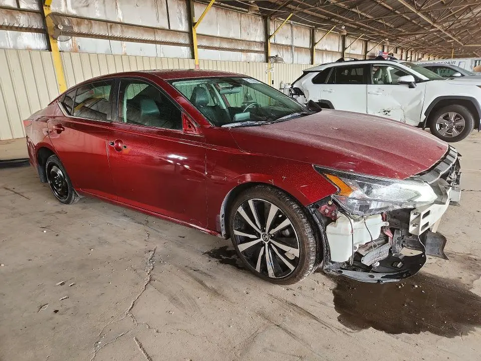 2019 NISSAN ALTIMA SR  