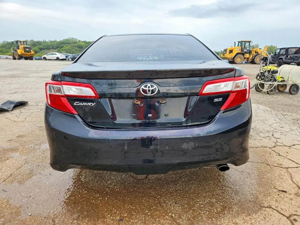 2014 TOYOTA CAMRY SE SPORT  