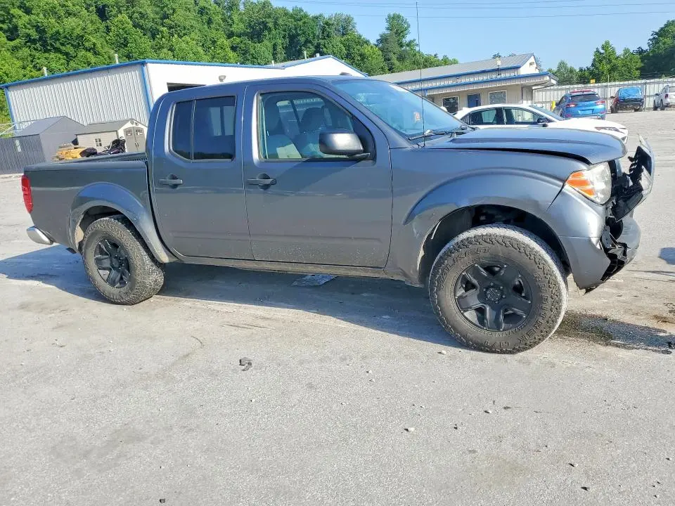 2018 NISSAN FRONTIER SV  
