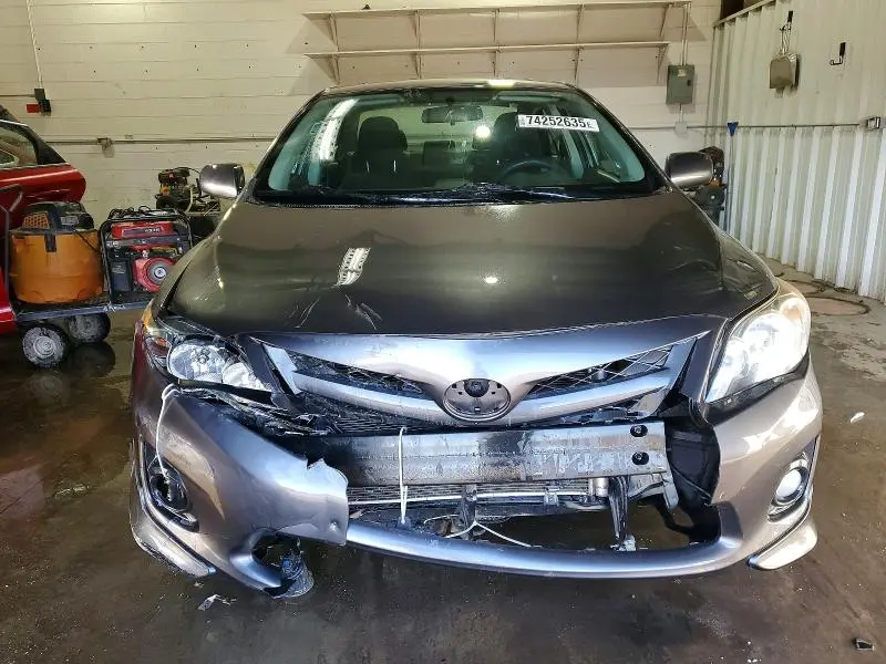 2013 TOYOTA COROLLA BASE  