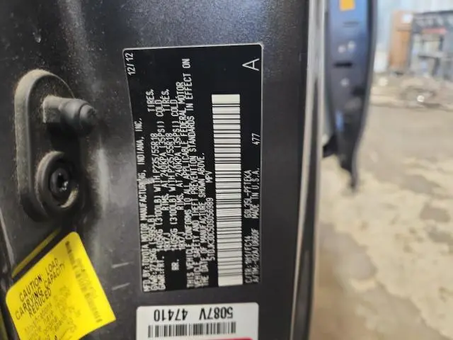 2013 TOYOTA SIENNA LE  