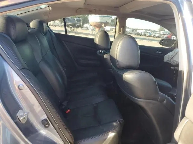 2011 NISSAN MAXIMA S  