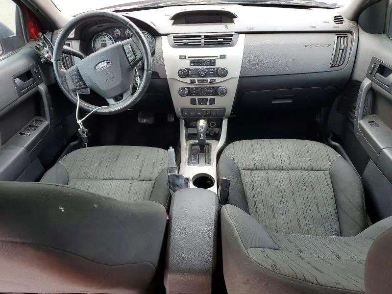 2010 FORD FOCUS SE  