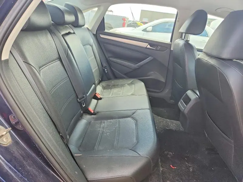 2015 VOLKSWAGEN PASSAT S  