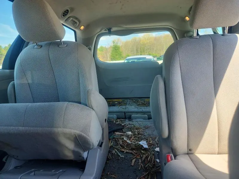 2014 TOYOTA SIENNA L 7-PASSENGER  