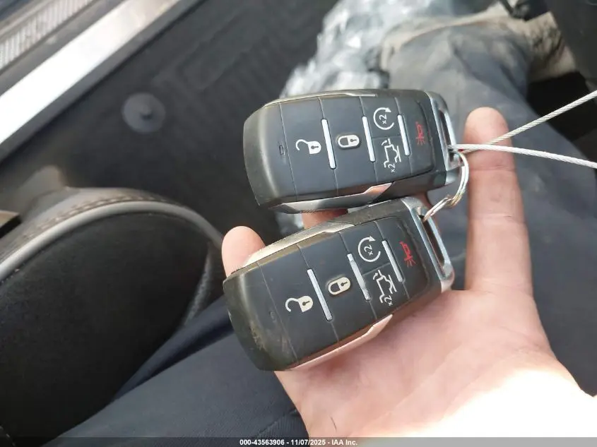 2019 RAM 1500 LARAMIE  4X4 5'7 BOX