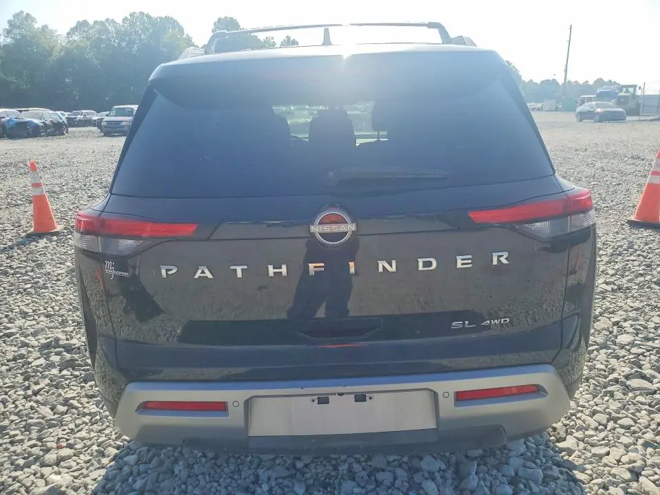 2023 NISSAN PATHFINDER SL  