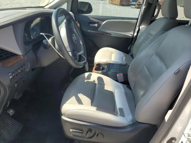 2015 TOYOTA SIENNA XLE  