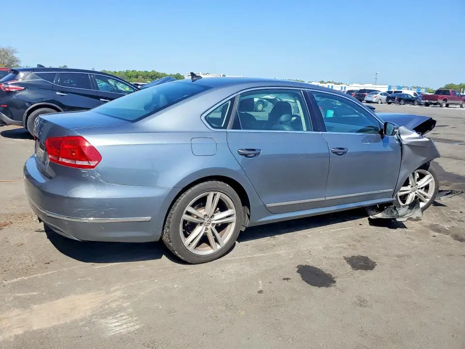 2015 VOLKSWAGEN PASSAT SEL  