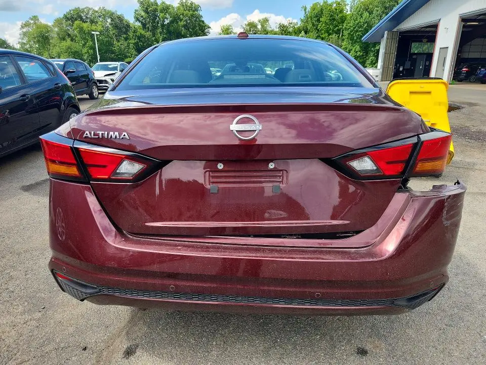 2025 NISSAN ALTIMA SV  