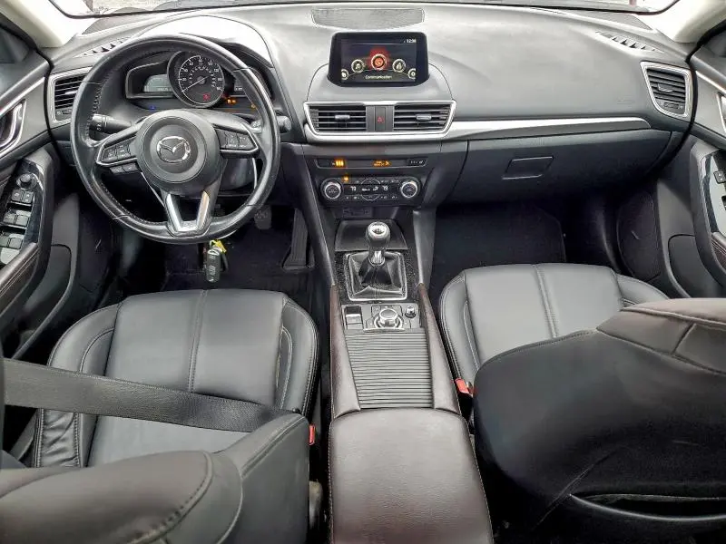 2018 MAZDA 3 TOURING  