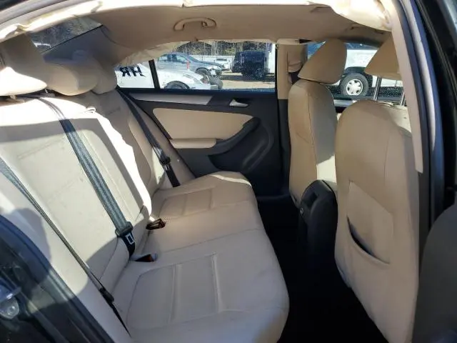 2017 VOLKSWAGEN JETTA SE  