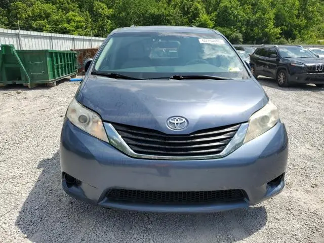 2014 TOYOTA SIENNA LE  