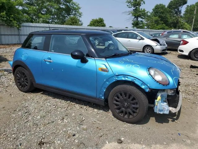 2017 MINI COOPER 