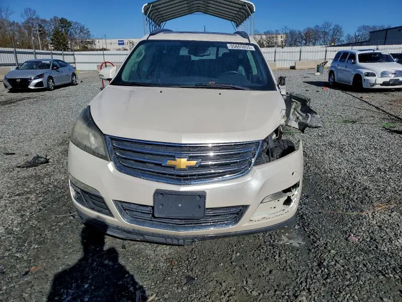 2013 CHEVROLET TRAVERSE LT  