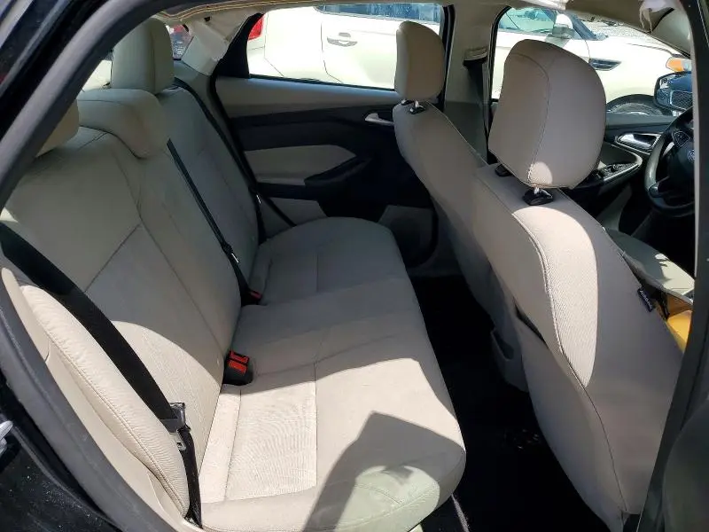 2017 FORD FOCUS SE  