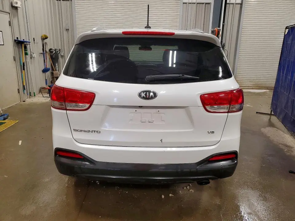 2016 KIA SORENTO LX V6  