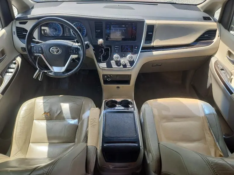2015 TOYOTA SIENNA XLE 8-PASSENGER  