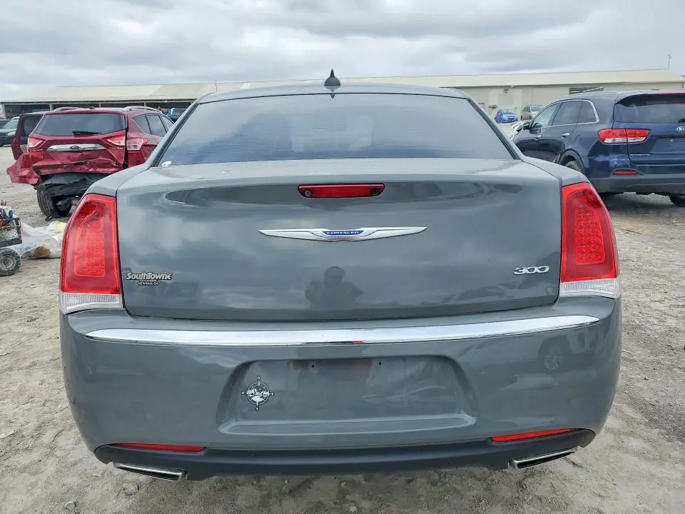 2019 CHRYSLER 300 LIMITED  