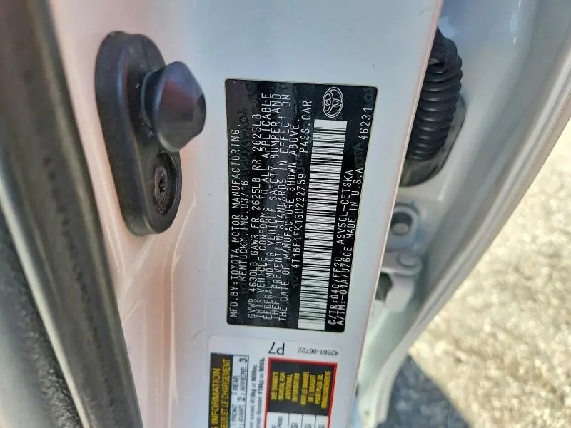 2016 TOYOTA CAMRY SE  