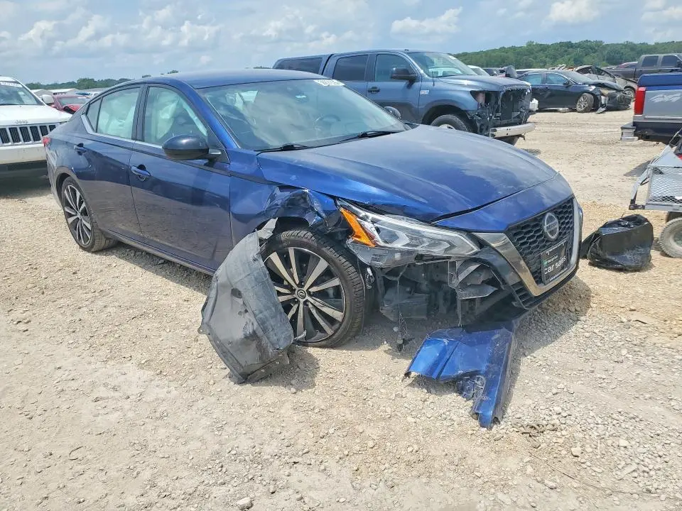2021 NISSAN ALTIMA SR  