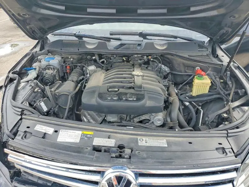 2015 VOLKSWAGEN TOUAREG V6  