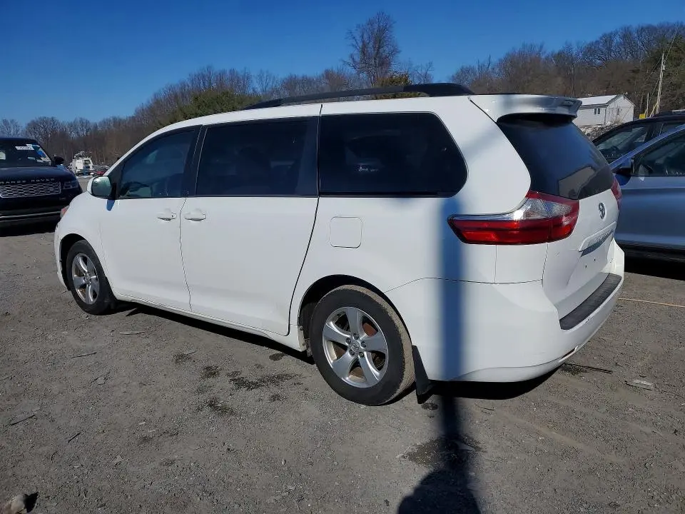 2017 TOYOTA SIENNA LE 8 PASSENGER  