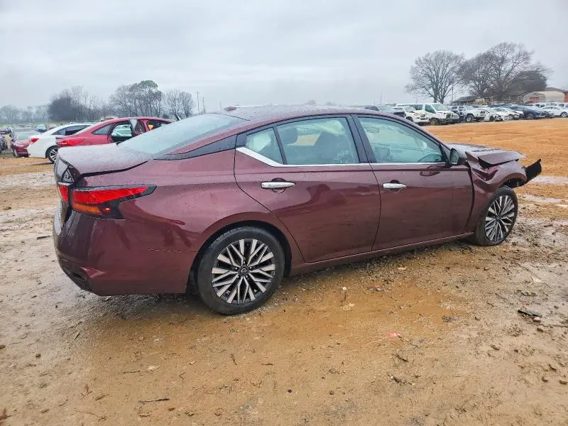 2024 NISSAN ALTIMA SV  