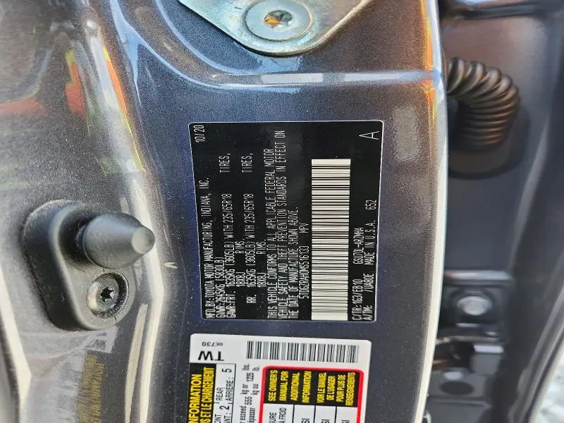 2021 TOYOTA HIGHLANDER XLE  