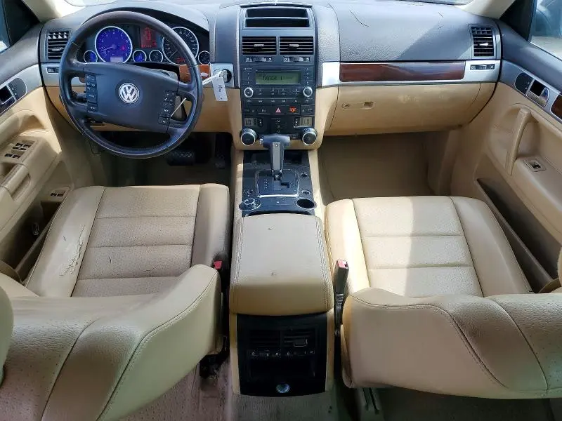 2010 VOLKSWAGEN TOUAREG V6  