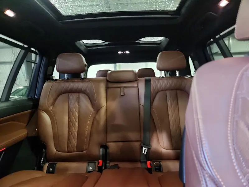 2022 BMW X7 M50I  
